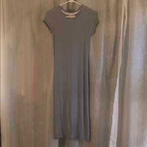 Crewneck black/white striped midi tshirt dress